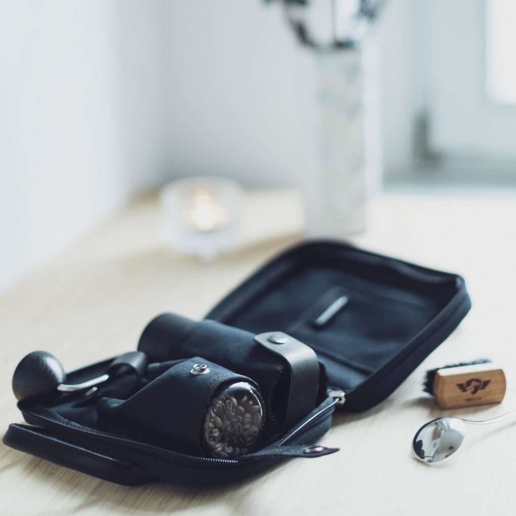 Comandante C40 Travel Bag – Black