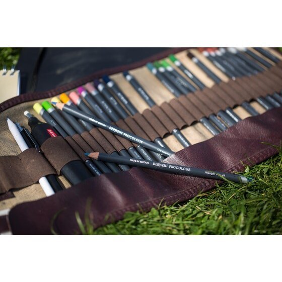 Derwent Procolour Colour Pencils Tin (72 Colours) Smooth Oil-Like Layer Easy Application