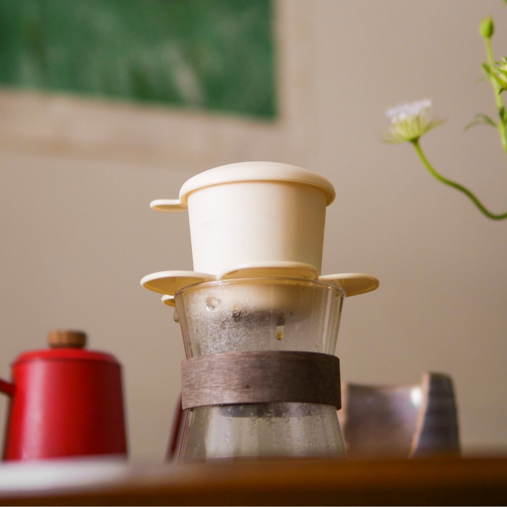 The Phinoi Coffee Dripper Modern Vietnamese Pour Over 1 - 2 Cups [Ivory White]