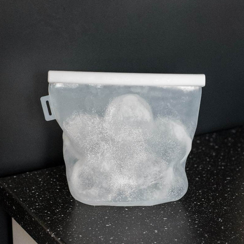 NAISU Silicone Ice Storage Bag – Holds 6 Spheres or 4 Diamond Cubes [1.5 L / 50 oz]